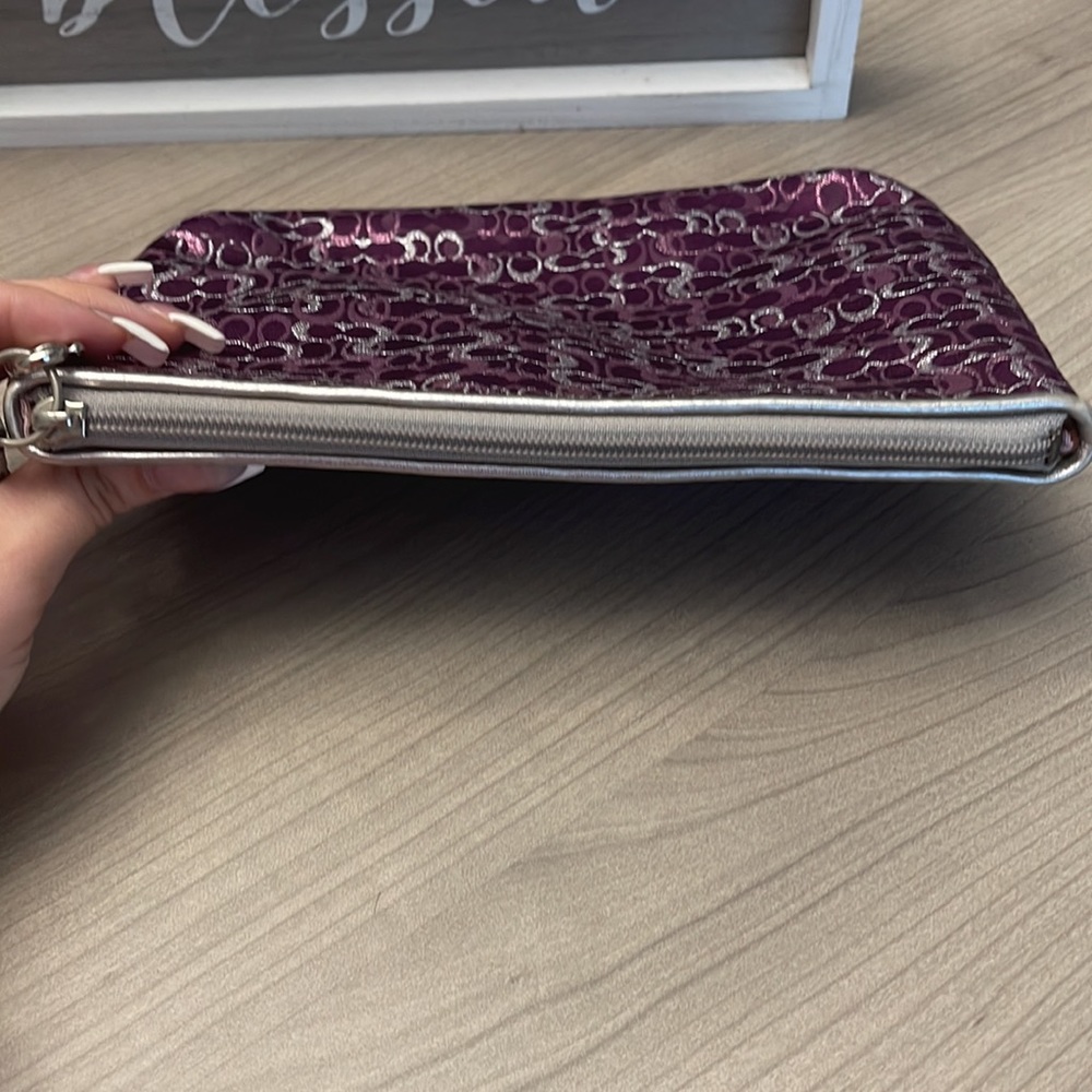 Coach wristlet - Picture 2 of 6
